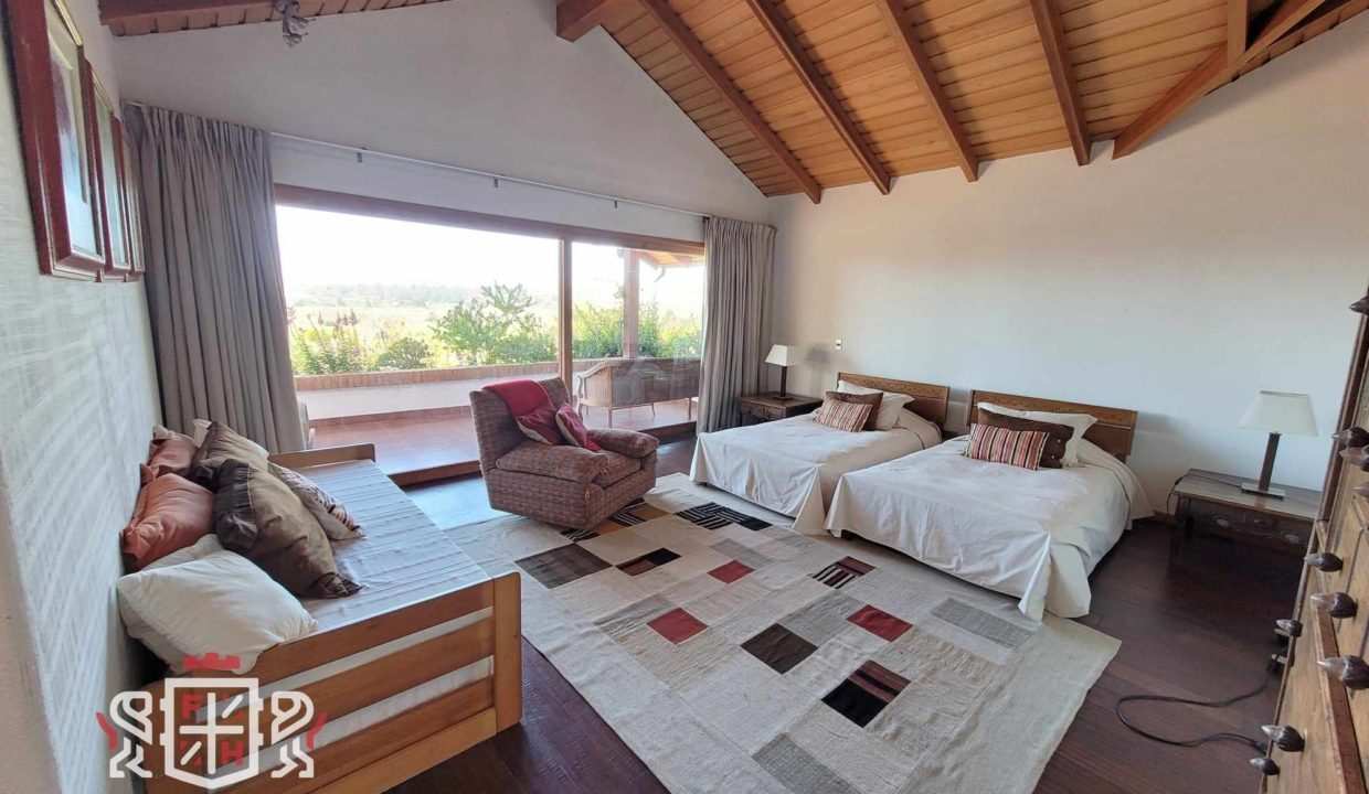 VEINTICUATRO_FH-6479-propiedad