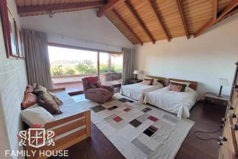 VEINTICUATRO_FH-6479-propiedad